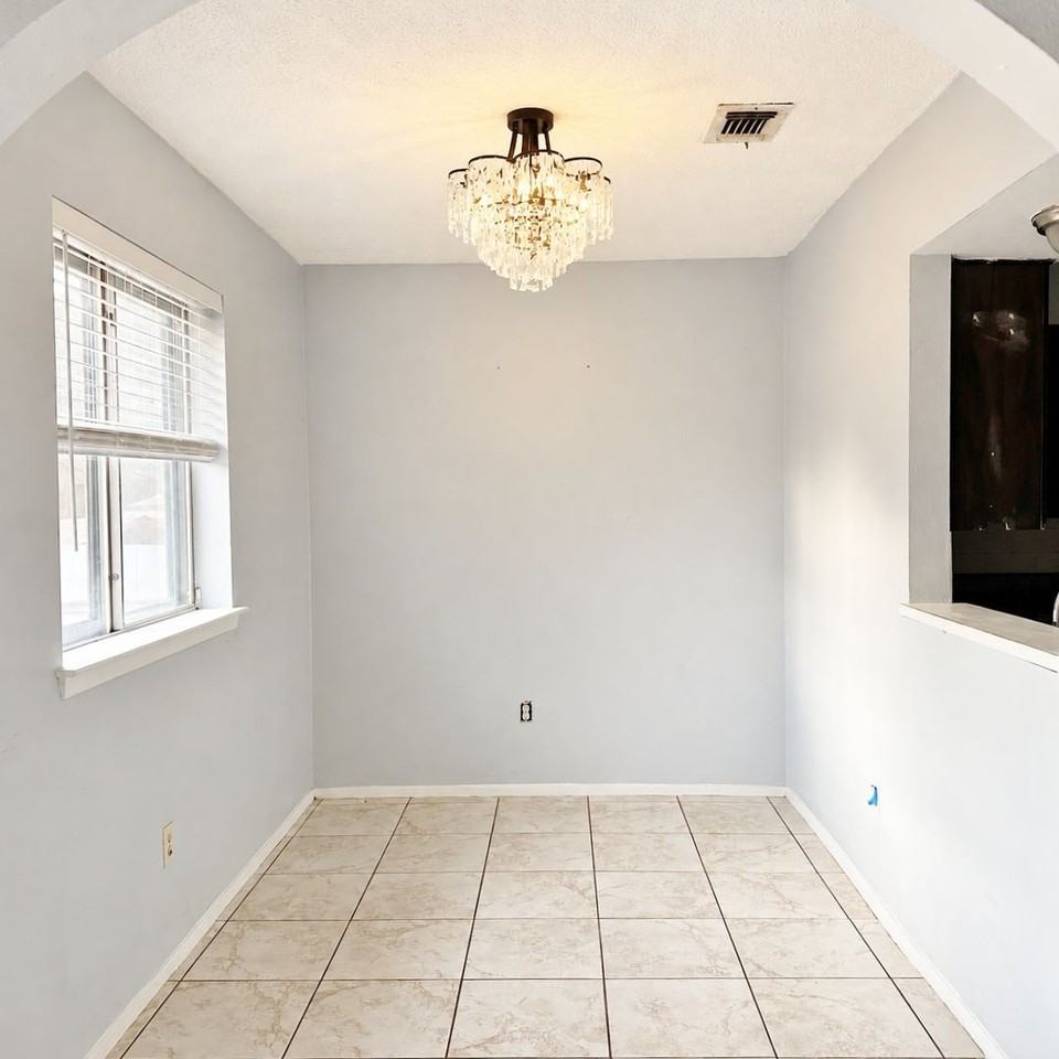 2705 Springlake Ct - Photo 6 of 19