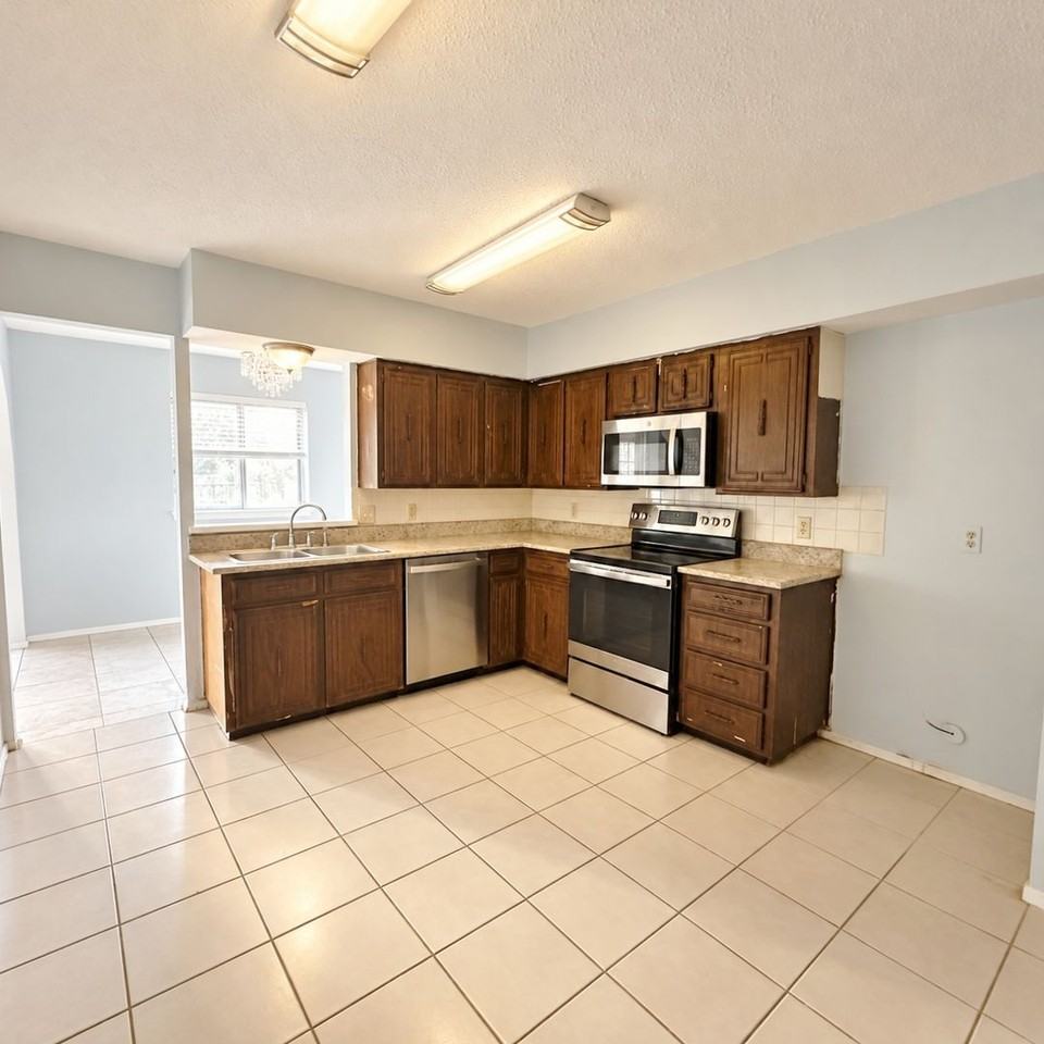 2705 Springlake Ct - Photo 7 of 19