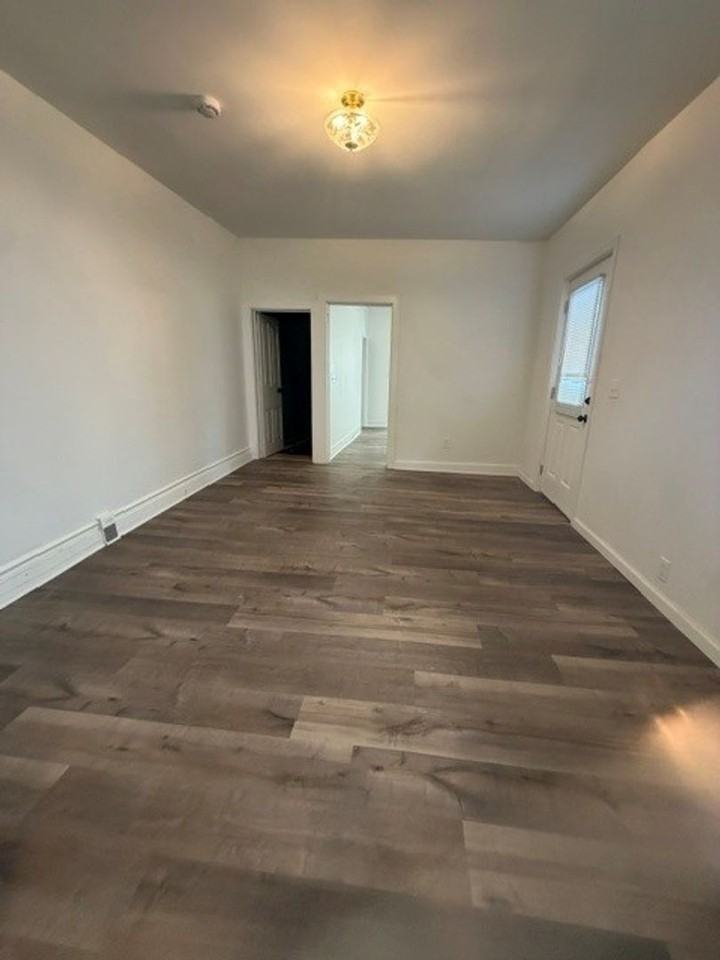 140 S Main Street - Photo 3 of 14