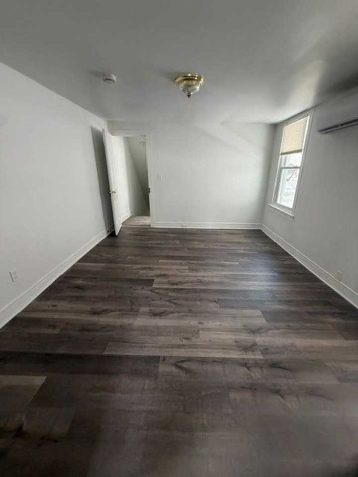 140 S Main Street - Photo 4 of 14