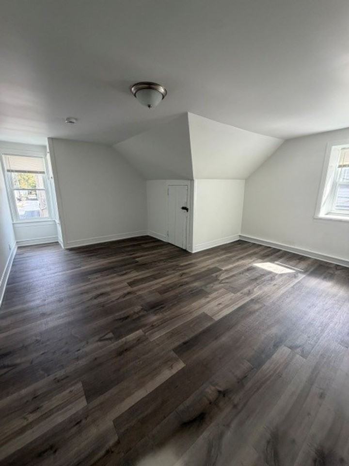 140 S Main Street - Photo 5 of 14