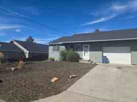 1715 Sw Metolius Ave - Photo 1 of 1