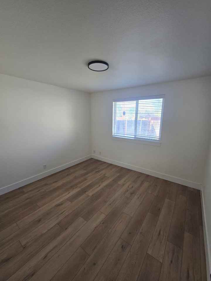 1715 Sw Metolius Ave - Photo 7 of 10