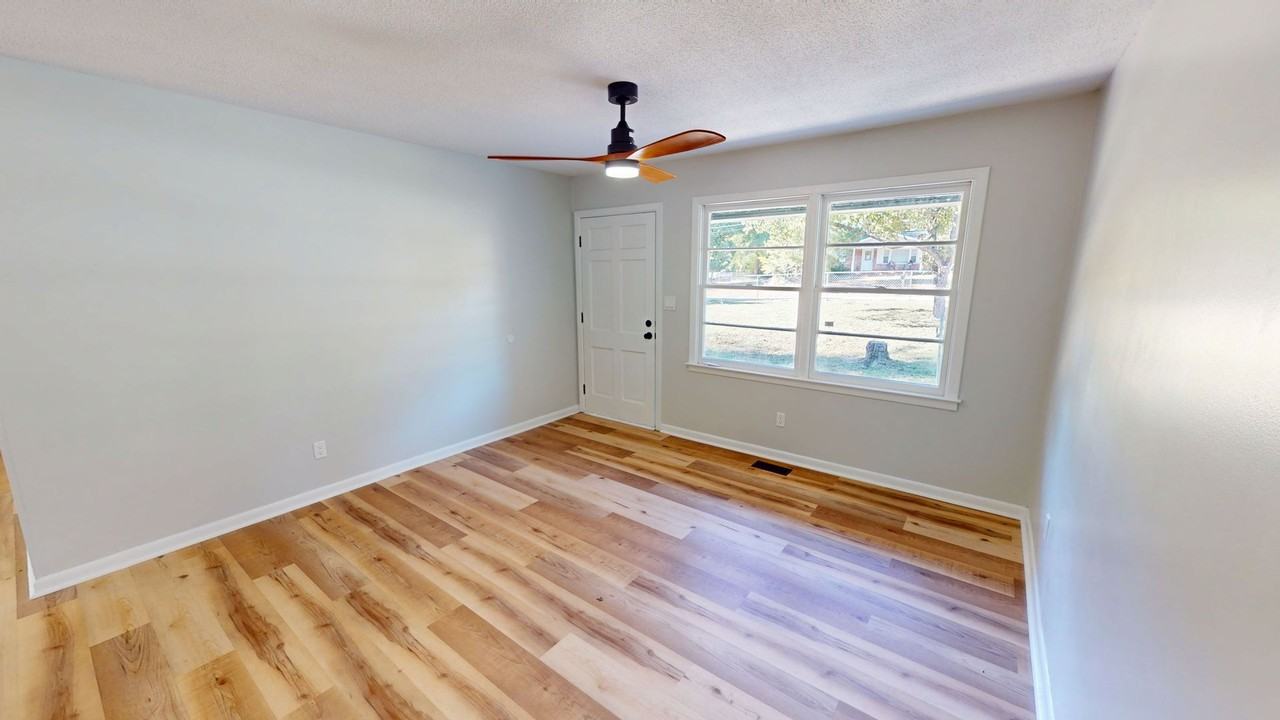 7607 Decatur Dr - Photo 5 of 30
