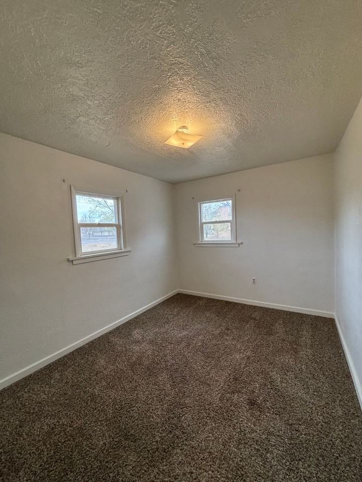 3990 Hawthorne Rd - Photo 7 of 14