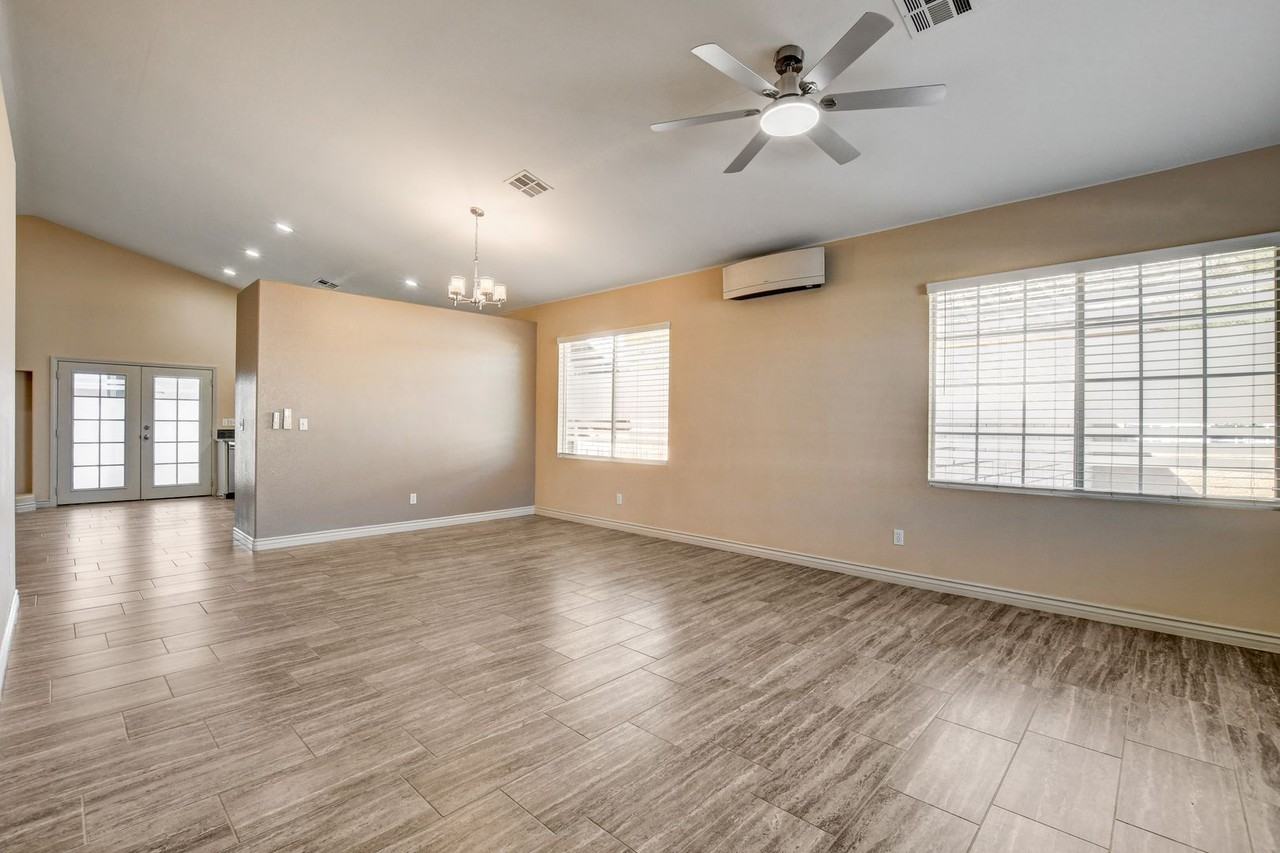 2503 Hollow Oak Ave - Photo 2 of 21