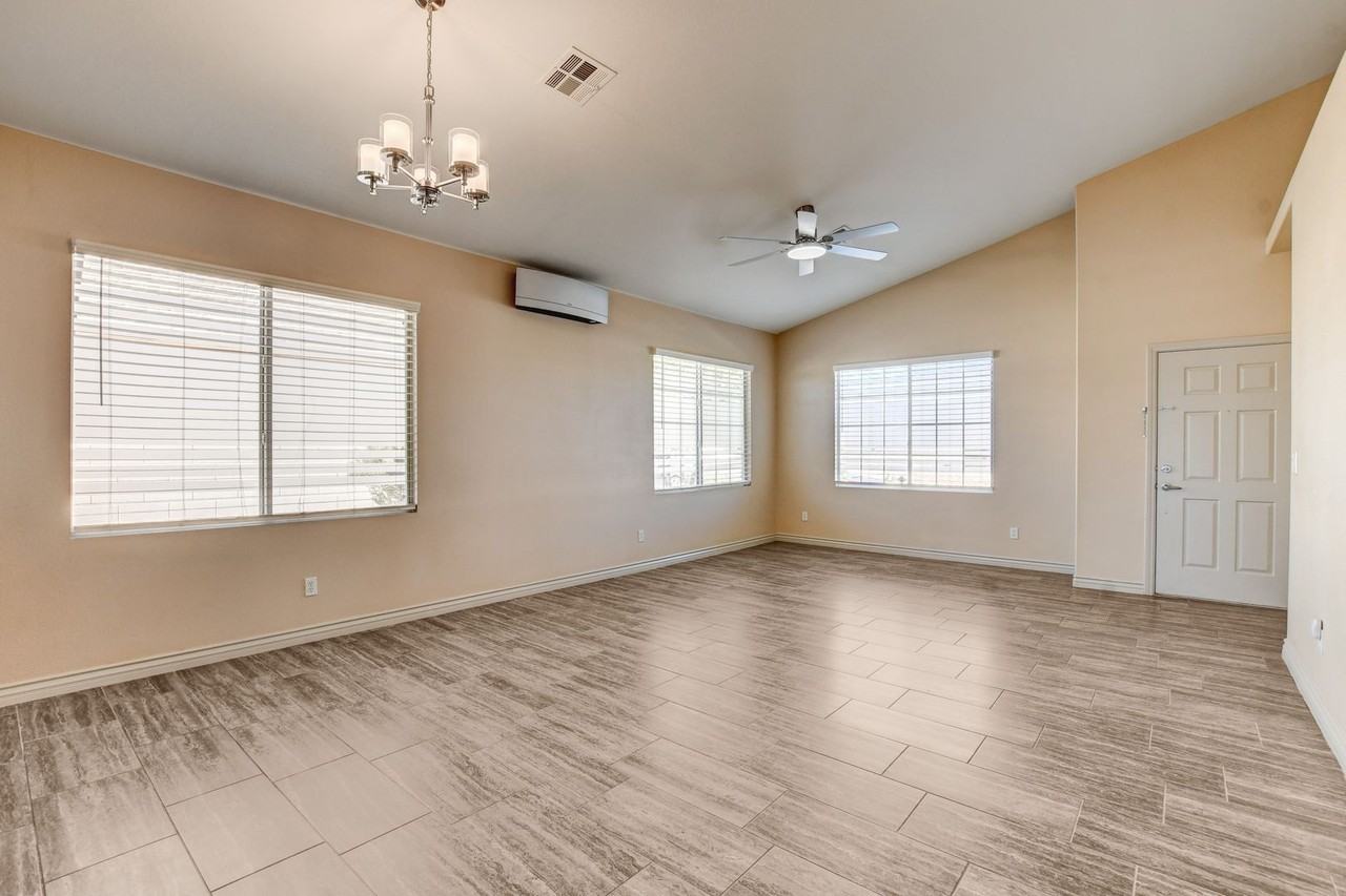 2503 Hollow Oak Ave - Photo 3 of 21