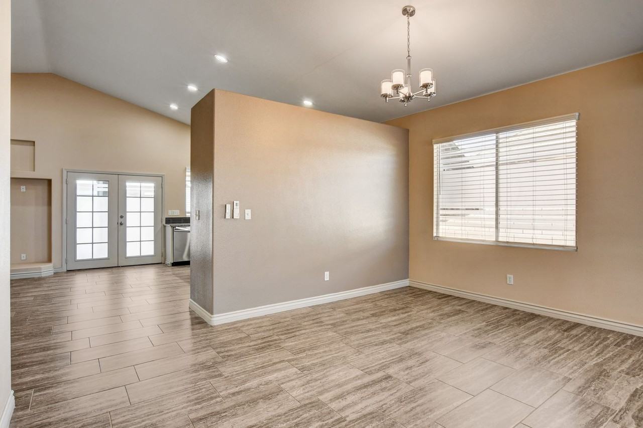 2503 Hollow Oak Ave - Photo 4 of 21