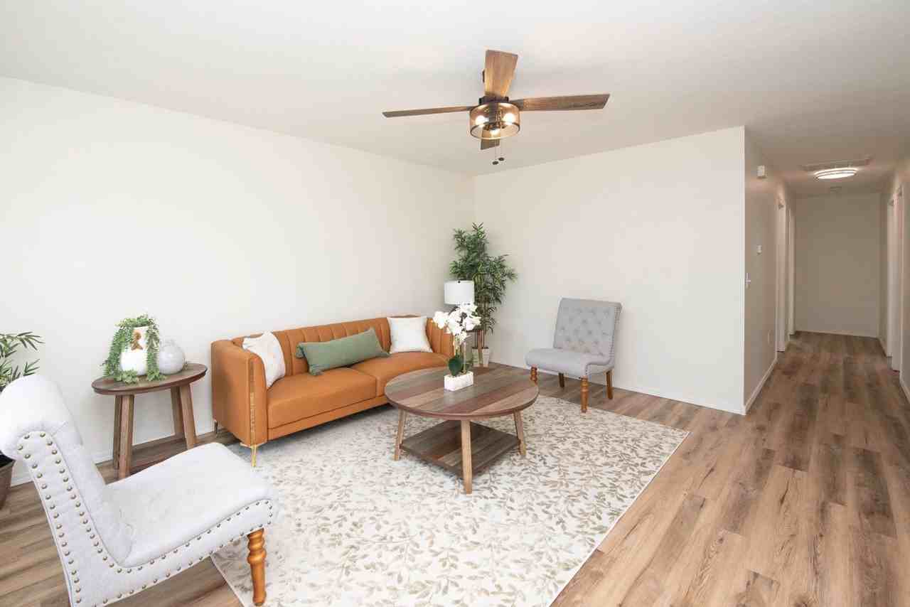 2916 W Chestnut St - Photo 3 of 9