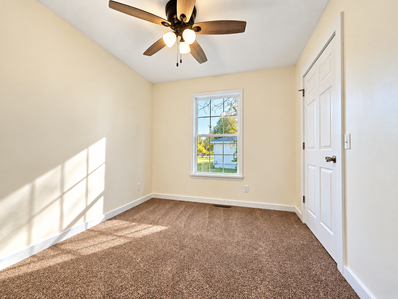 2914 W Chestnut St - Photo 7 of 10