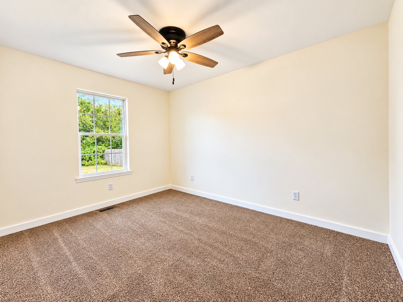 2928 W Chestnut St - Photo 6 of 12