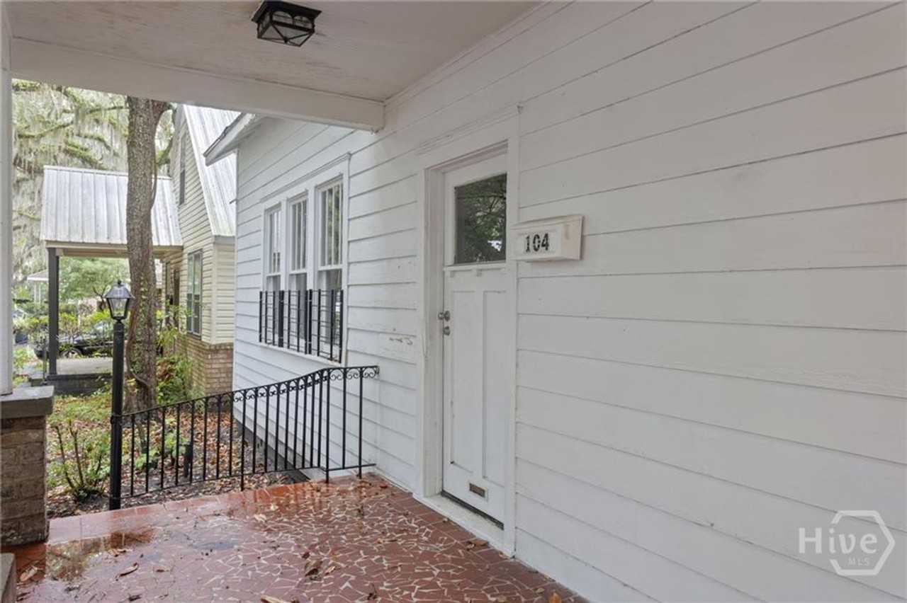 104 W 50th St - Photo 5 of 22
