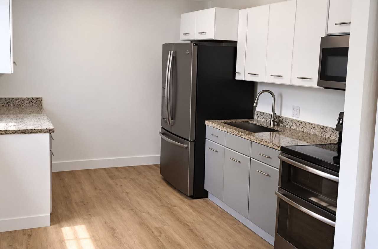 925 Codadad St - Photo 2 of 8