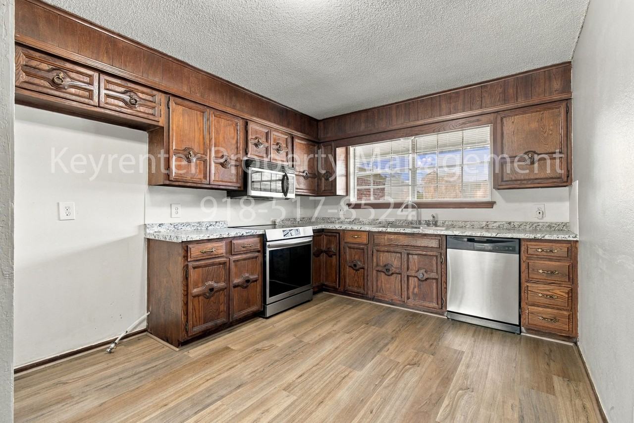 9920 E 21st Pl - Photo 2 of 22