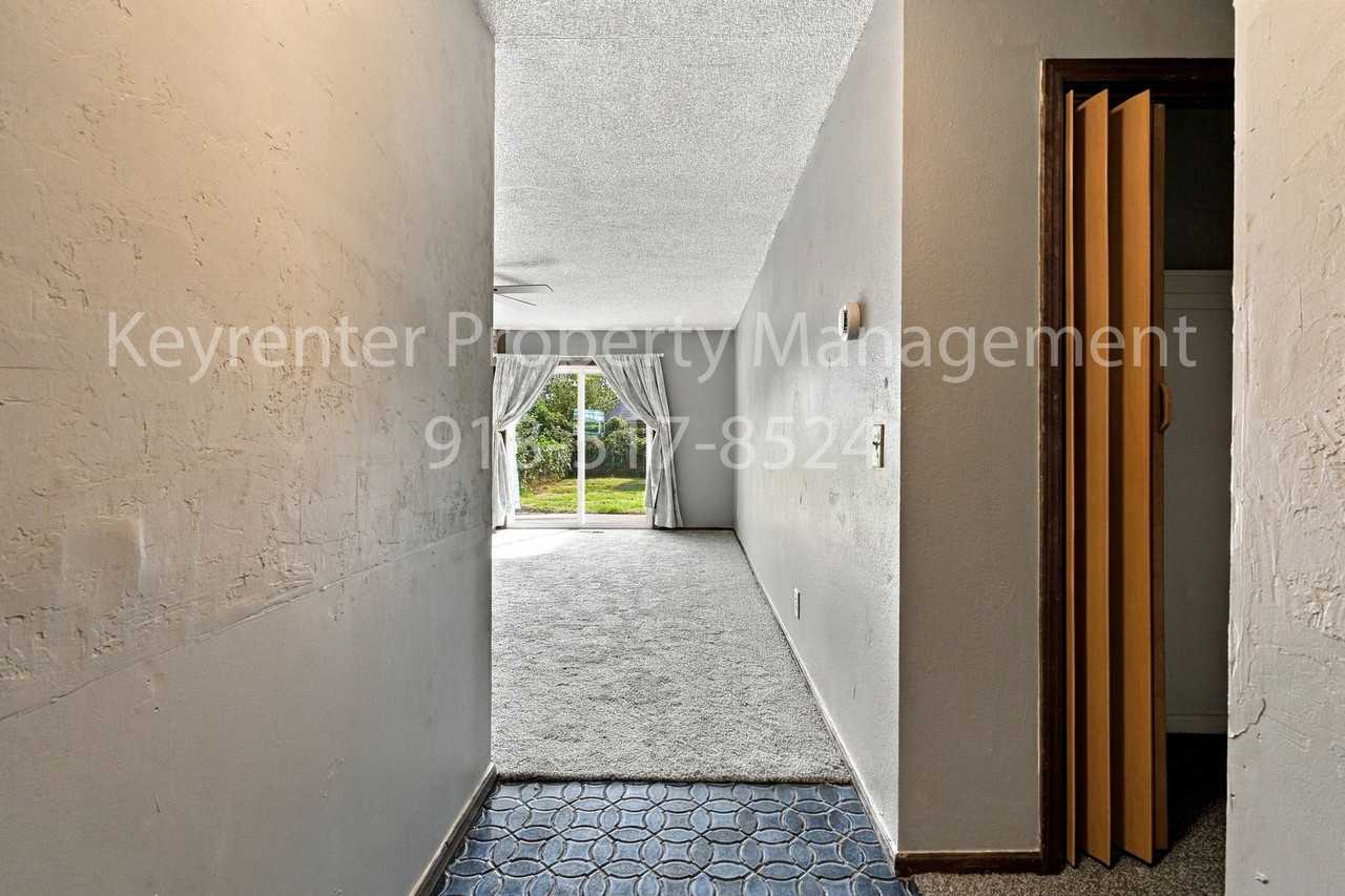 9920 E 21st Pl - Photo 7 of 22