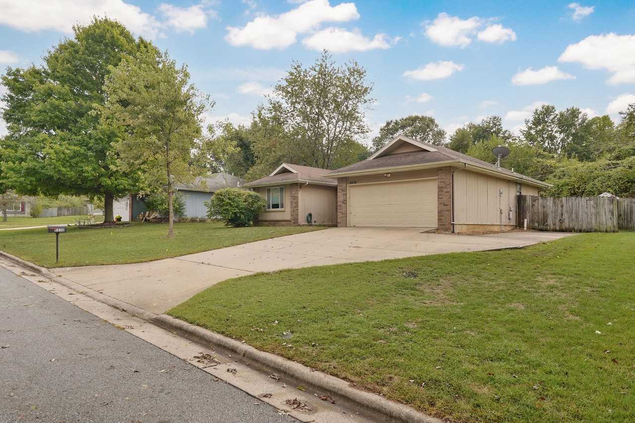 2830 W Maywood St - Photo 2 of 29