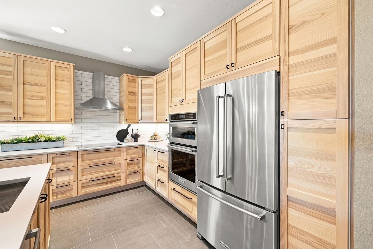 25329 E Lake Pl - Photo 7 of 36