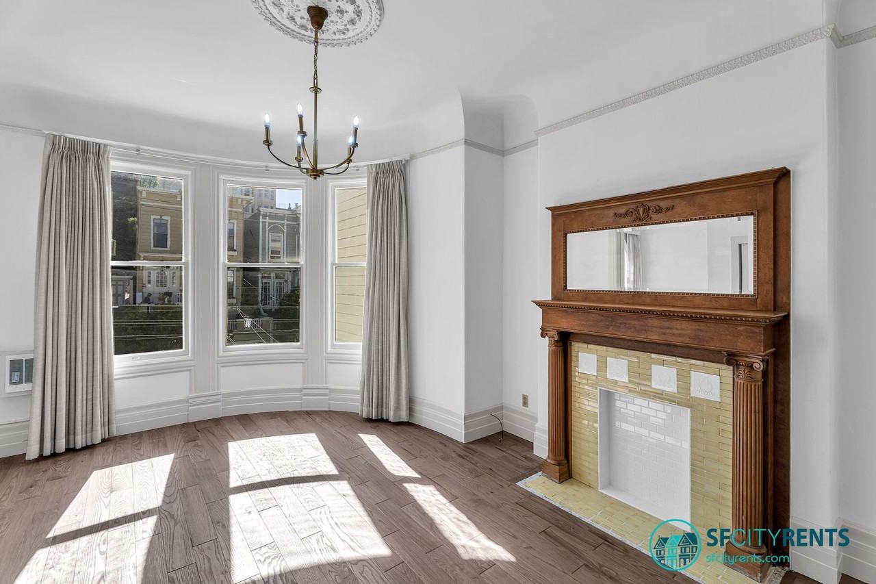 2266 Green St #1 - Photo 2 of 17
