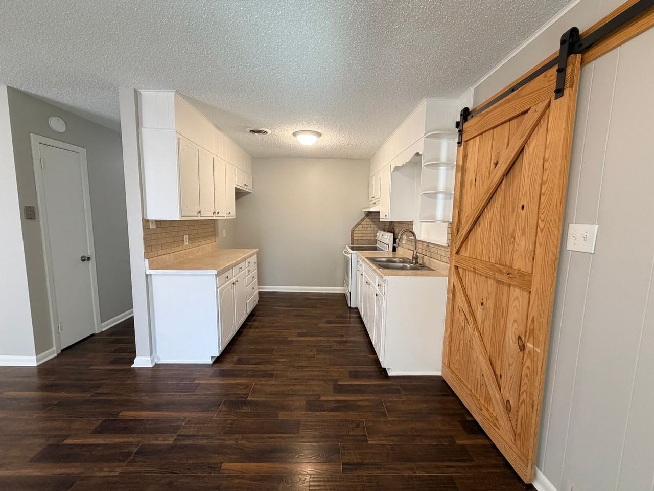 7800 W 32nd St - Photo 5 of 27
