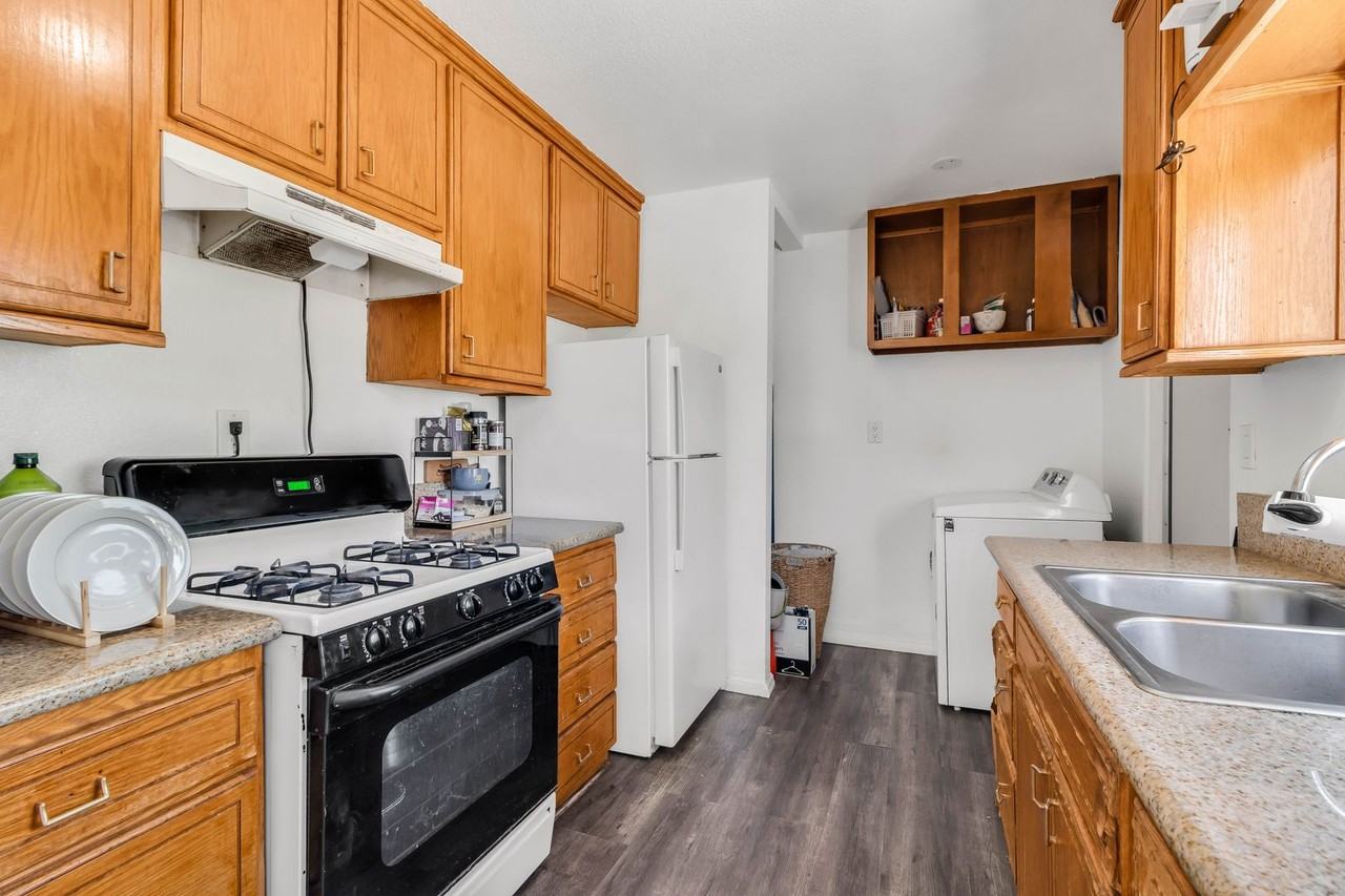 222 Willie James Jones Ave - Photo 4 of 17