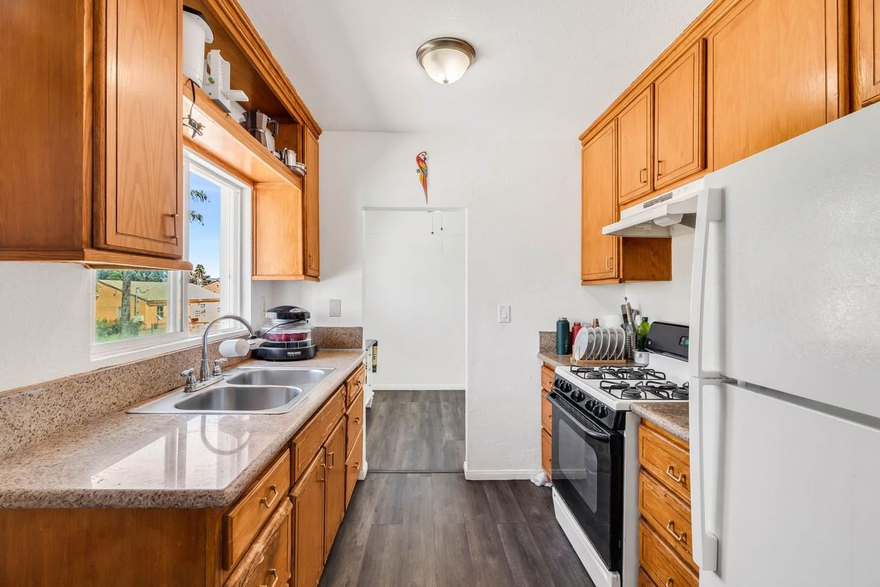 222 Willie James Jones Ave - Photo 5 of 17