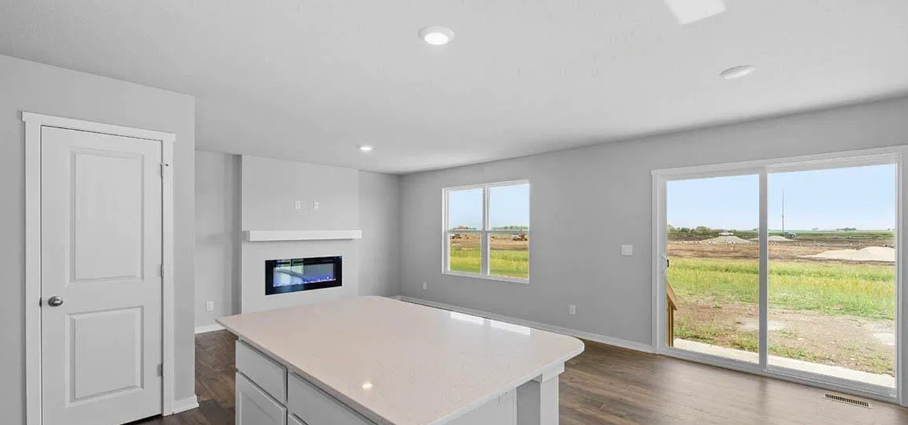 7728 N 95th Ave - Photo 3 of 10