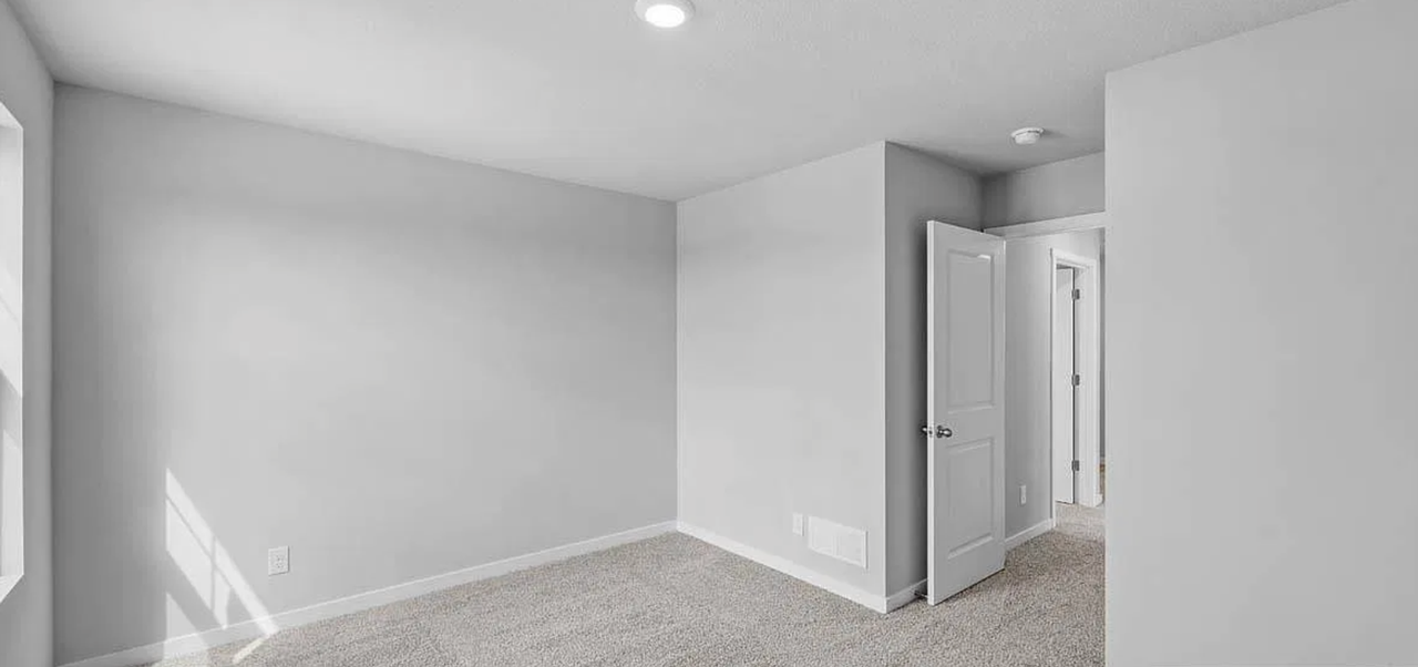 7728 N 95th Ave - Photo 6 of 10