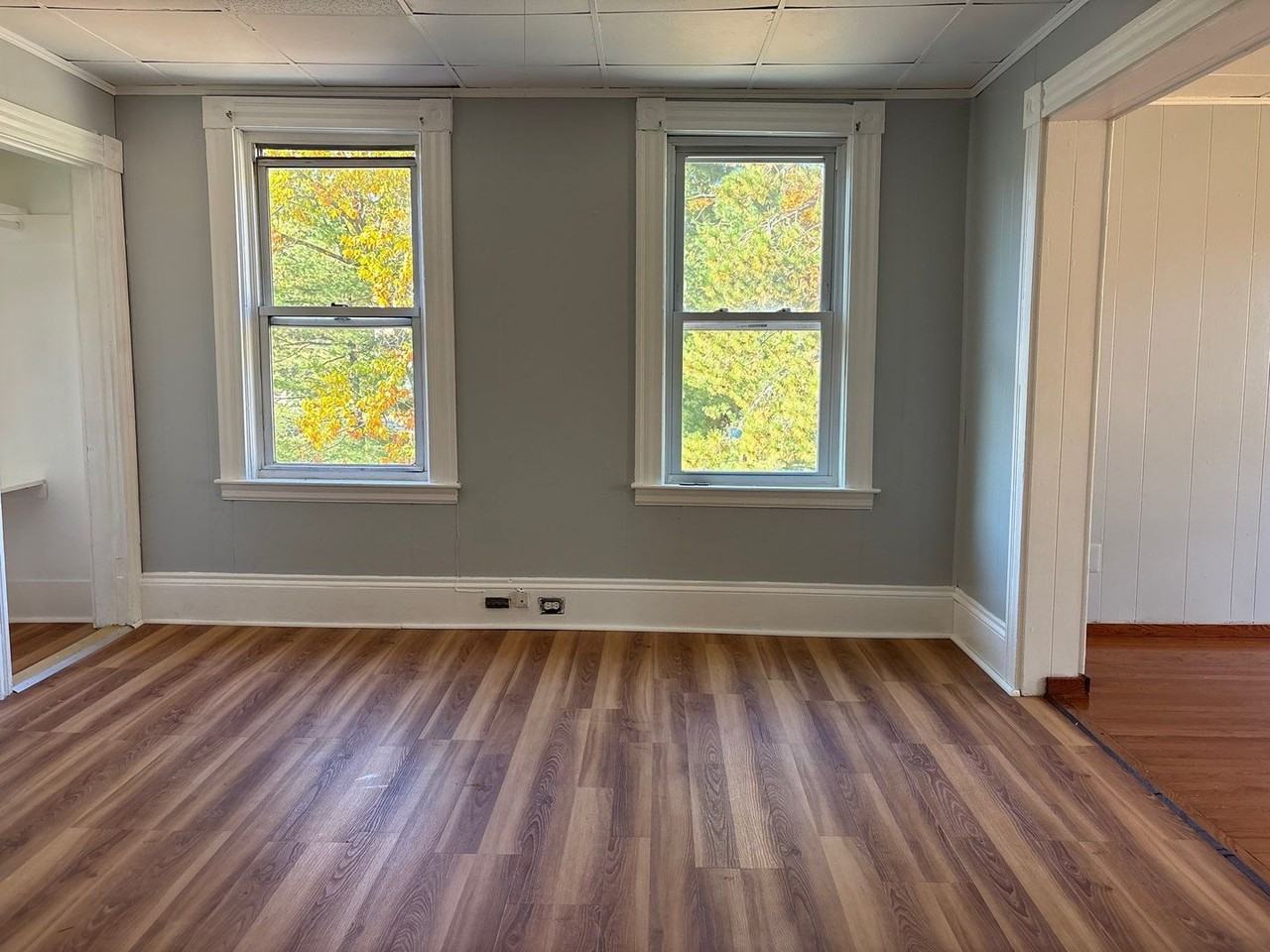 224 Laurel St - Photo 5 of 29