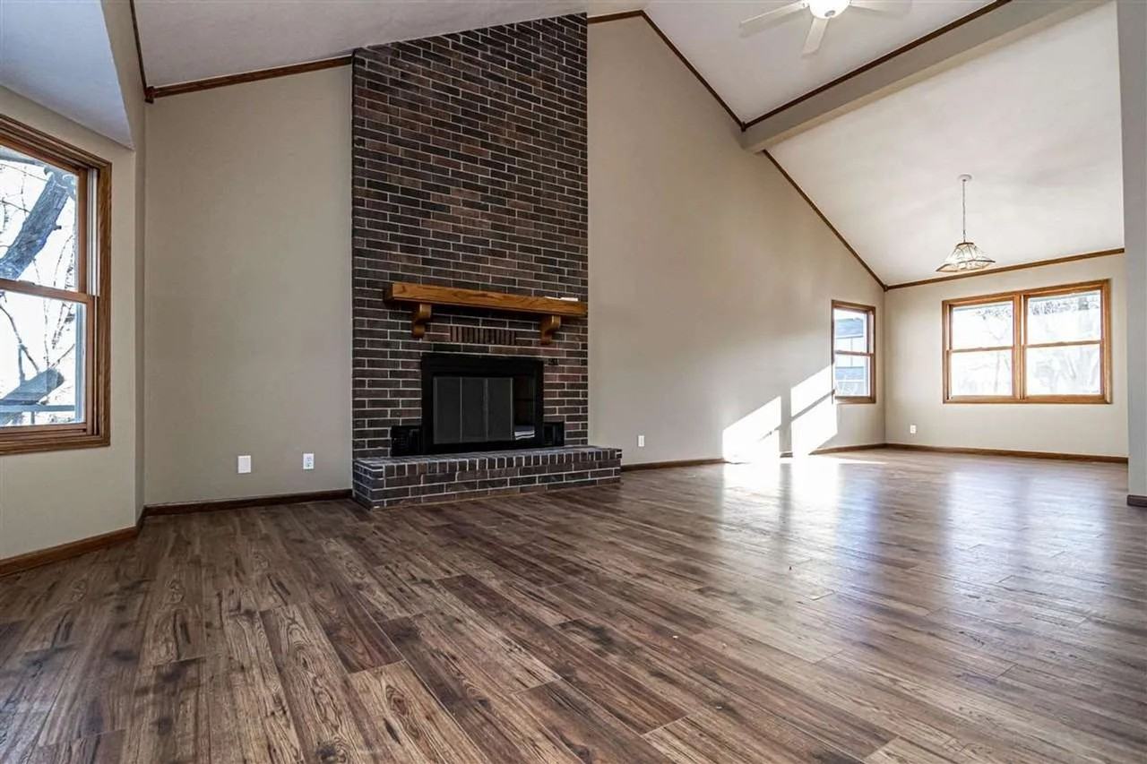 309 S Kaw Dr - Photo 2 of 21