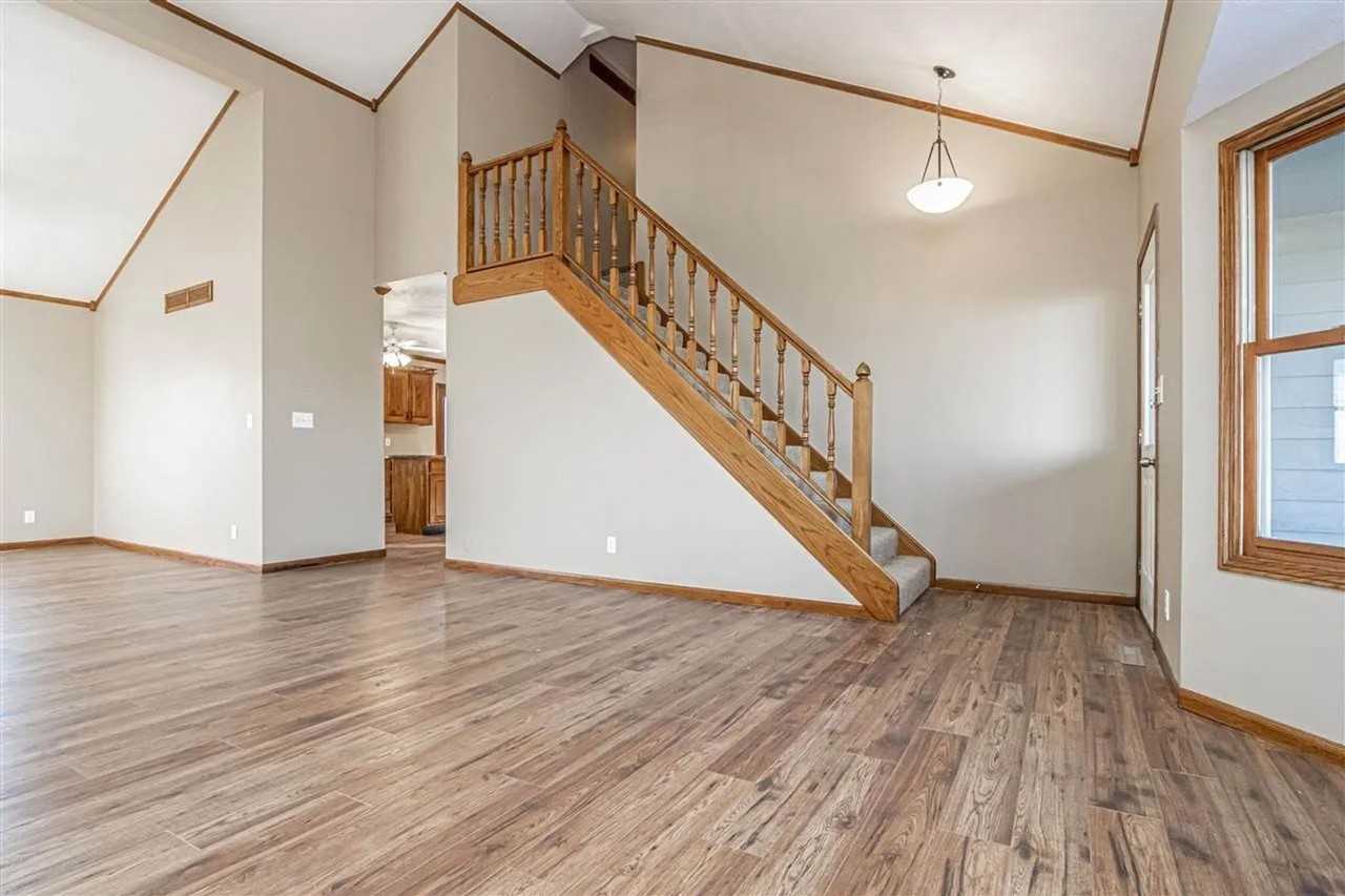 309 S Kaw Dr - Photo 4 of 21