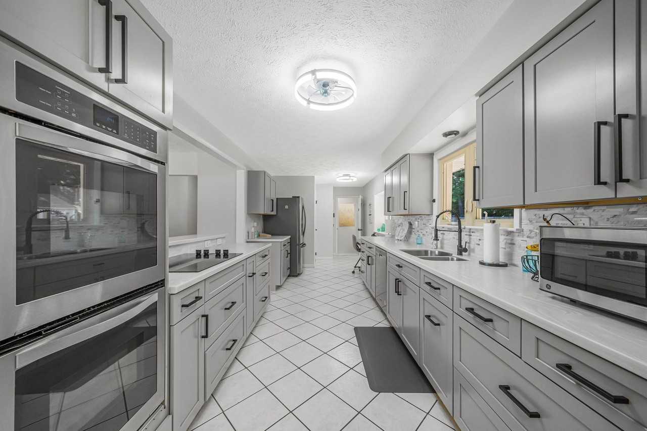 7344 S West Bay Shore Dr - Photo 3 of 40