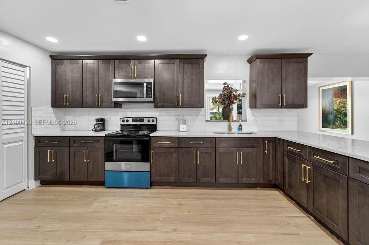 712 Tradewind Dr - Photo 4 of 11