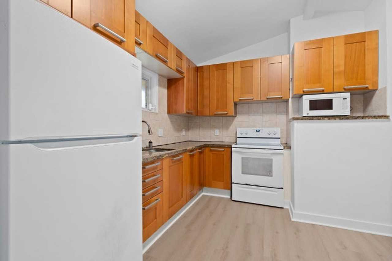 199 Nw 9th St - Photo 3 of 17