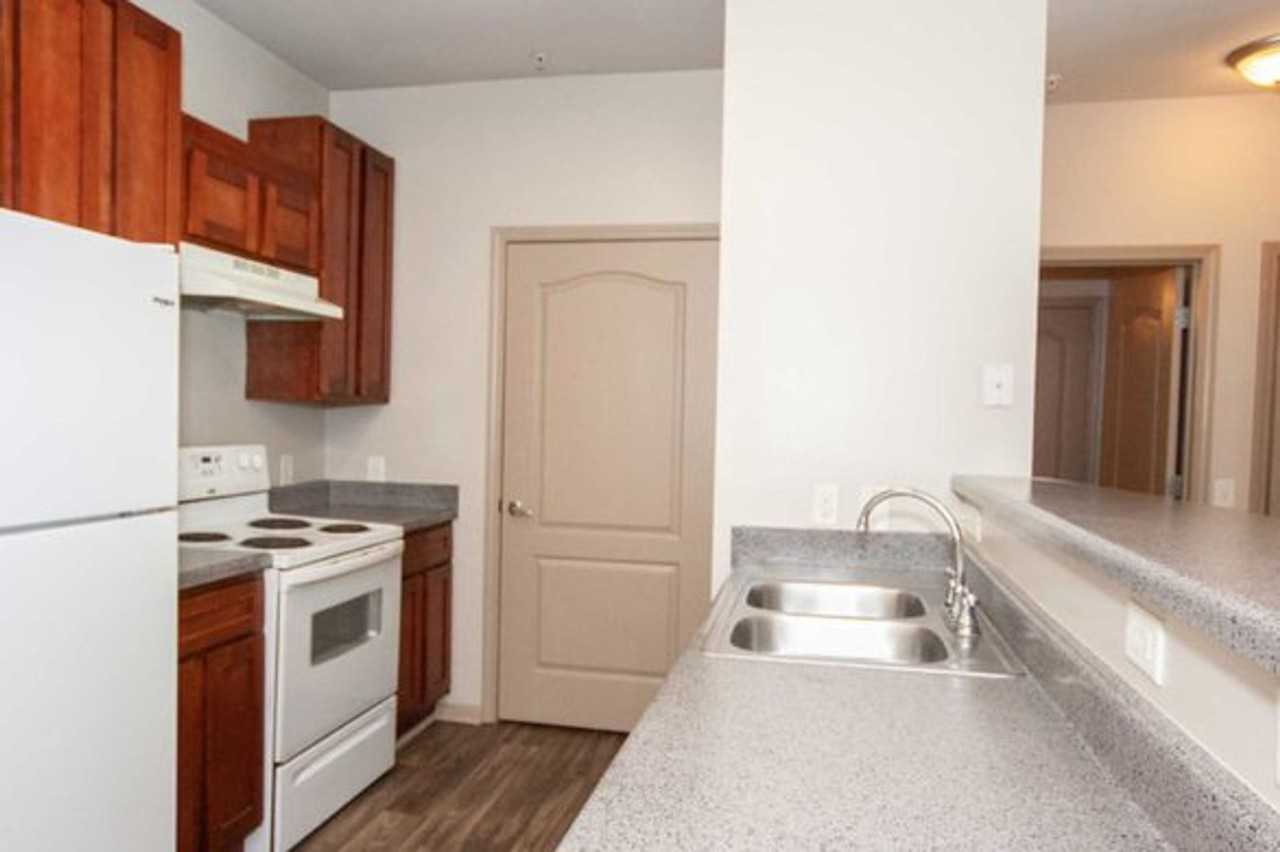 Candler Forrest Apartments - Photo 4 of 25