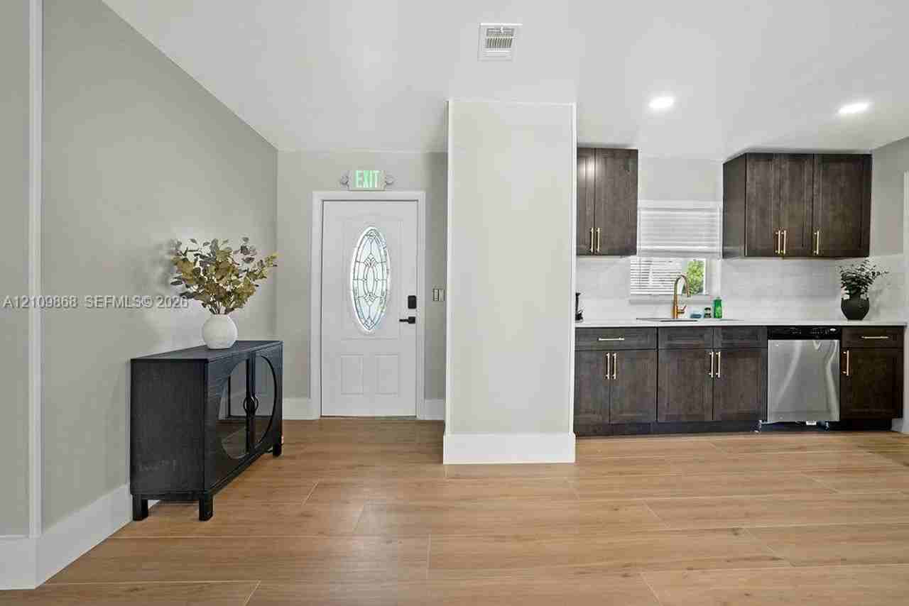 736 Prosperity Farms Rd - Photo 2 of 18