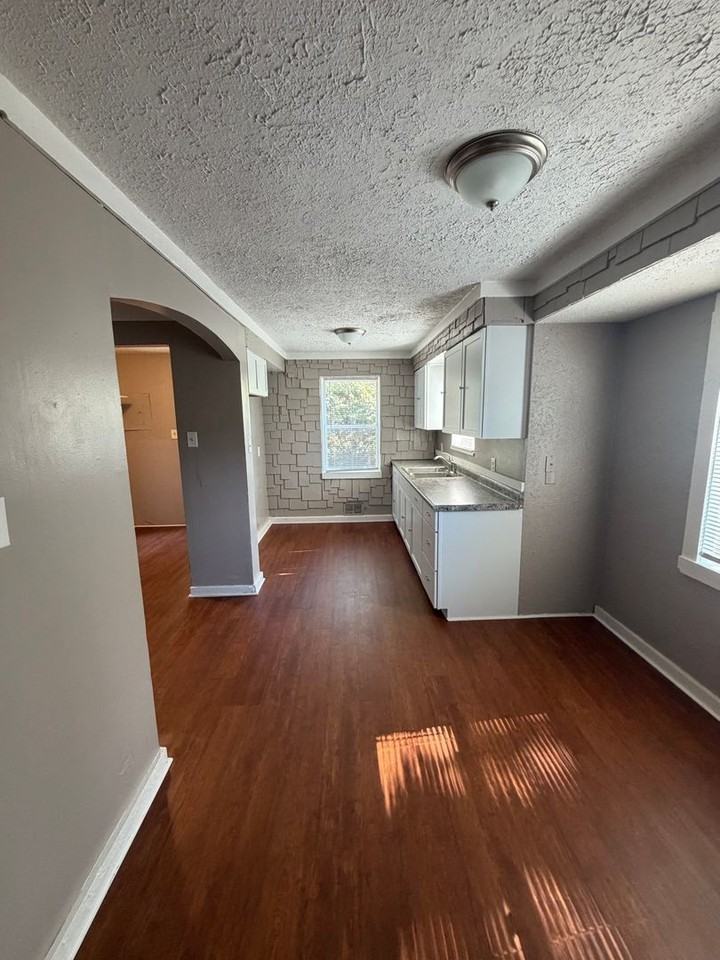 5952 E 22nd St - Photo 2 of 10