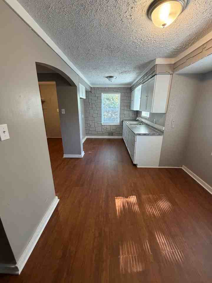 5952 E 22nd St - Photo 3 of 10