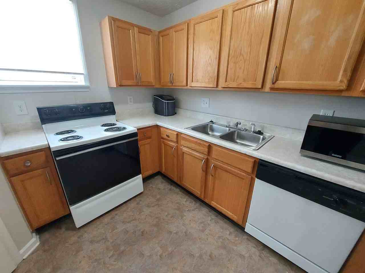 7039 Setters Way - Photo 3 of 30