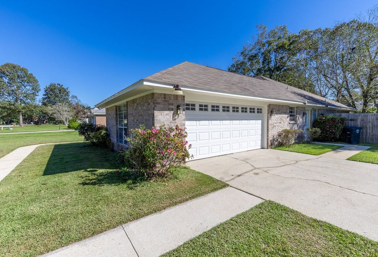 20860 Lowry Dr - Photo 2 of 20