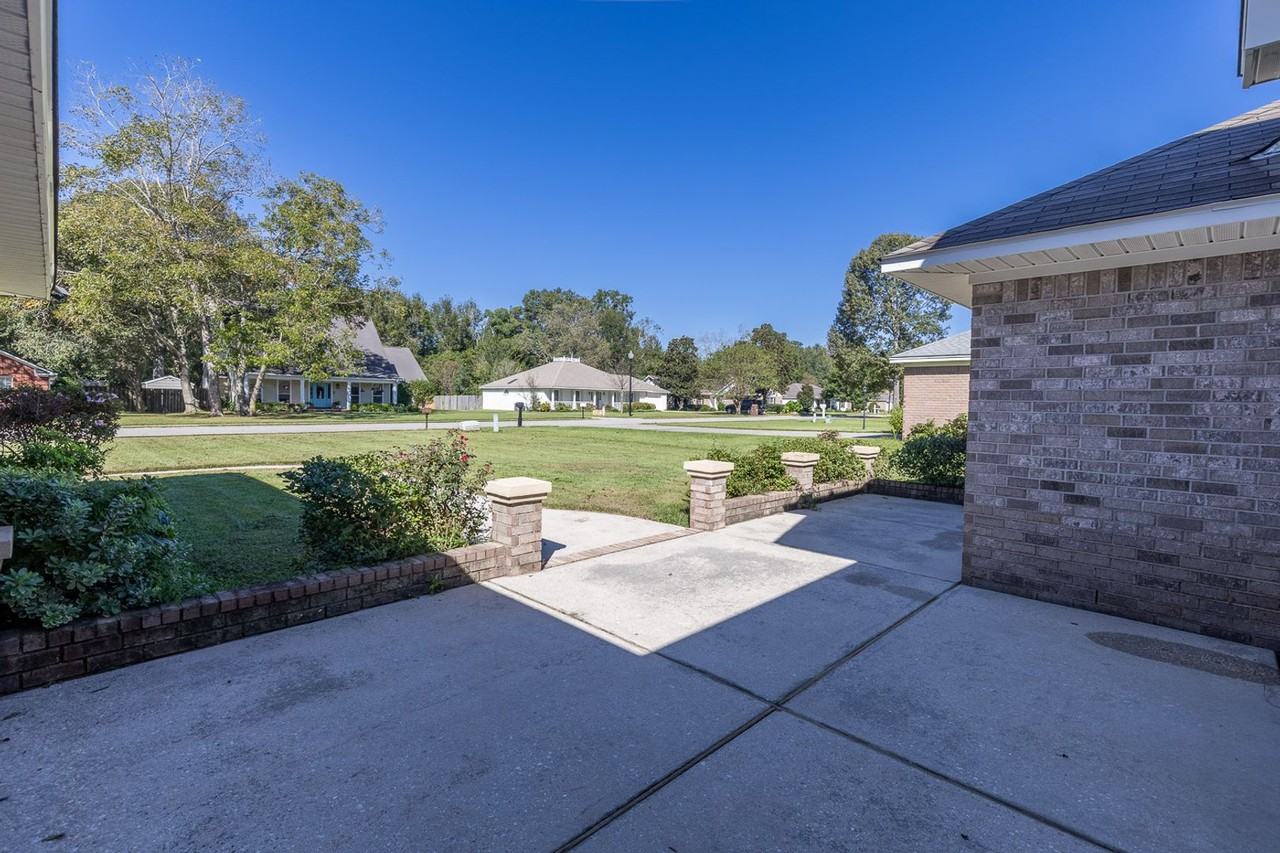 20860 Lowry Dr - Photo 3 of 20