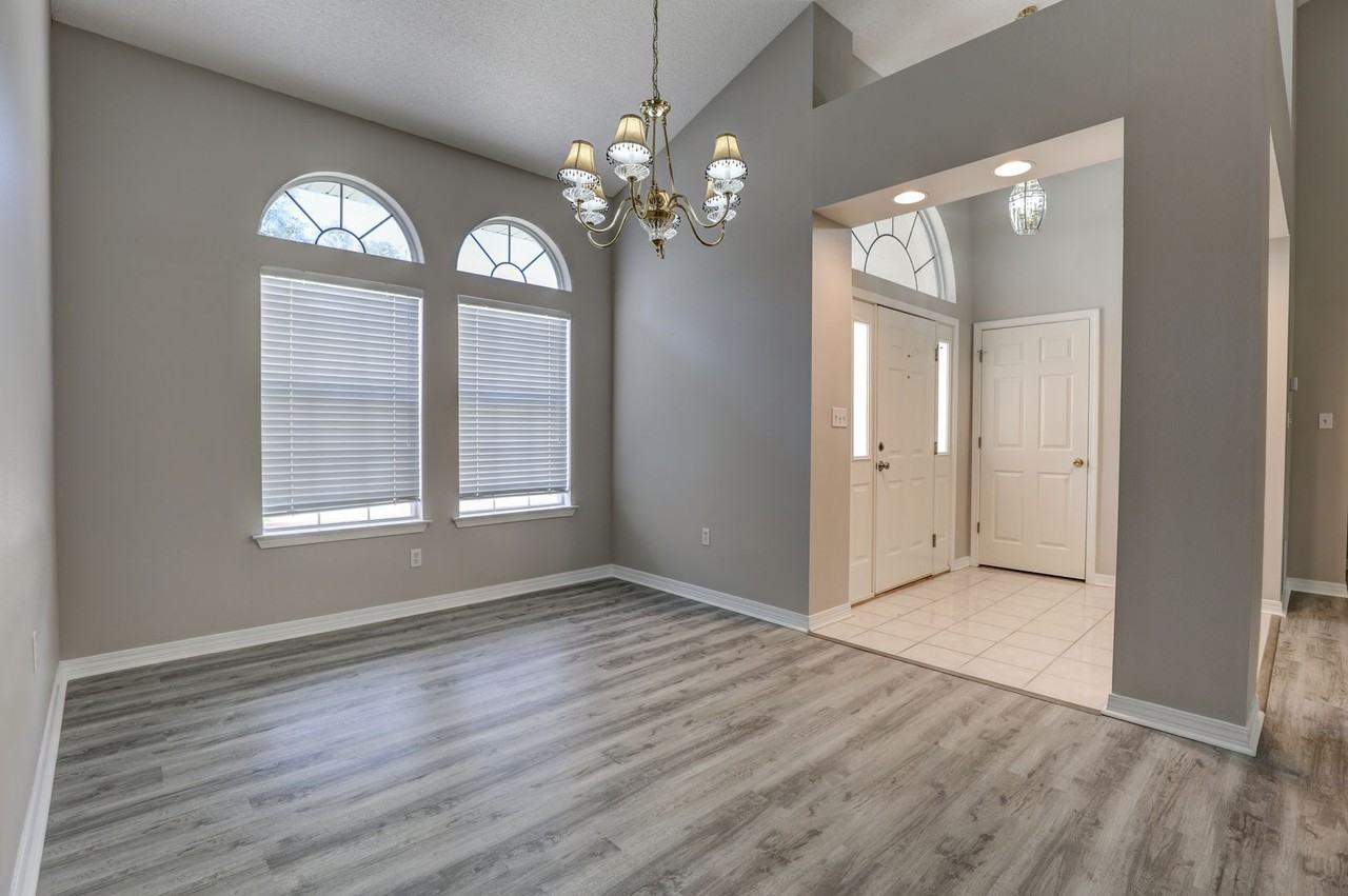 20860 Lowry Dr - Photo 4 of 20