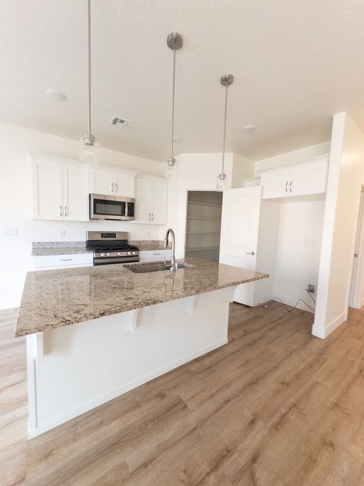 1367 E White Hollow Ln - Photo 6 of 21