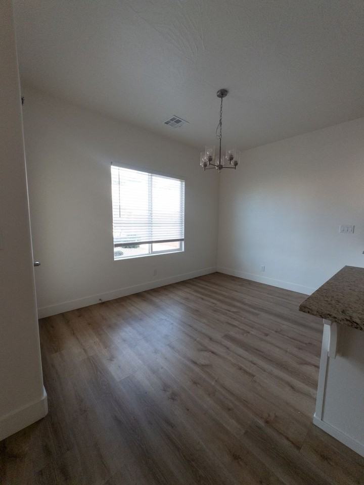 1367 E White Hollow Ln - Photo 7 of 21