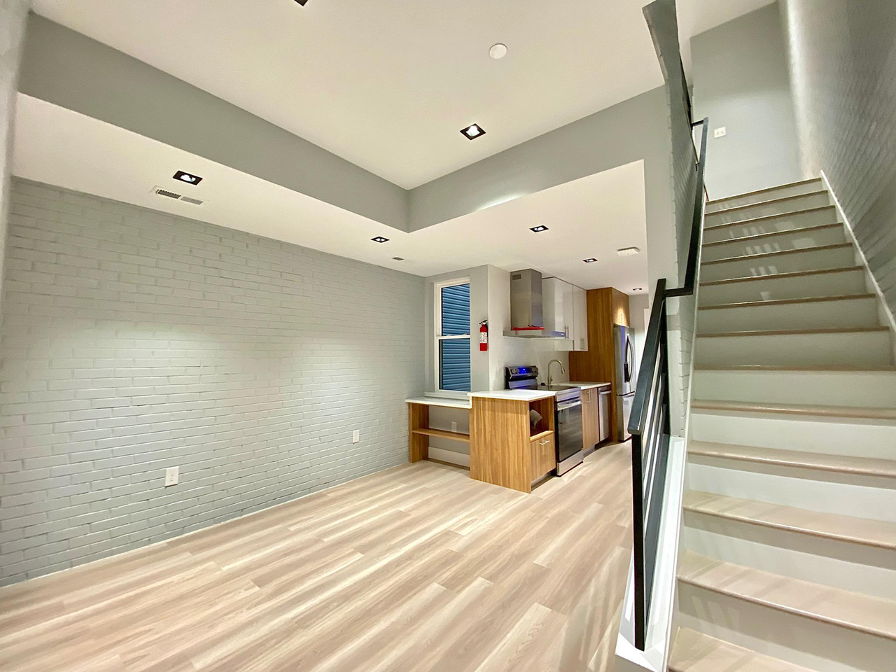 1811 N Willington St - Photo 4 of 28