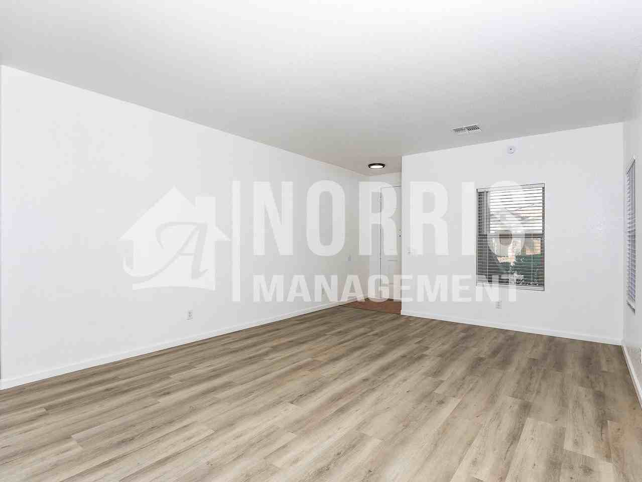 641 W Jahns Ct - Photo 6 of 36