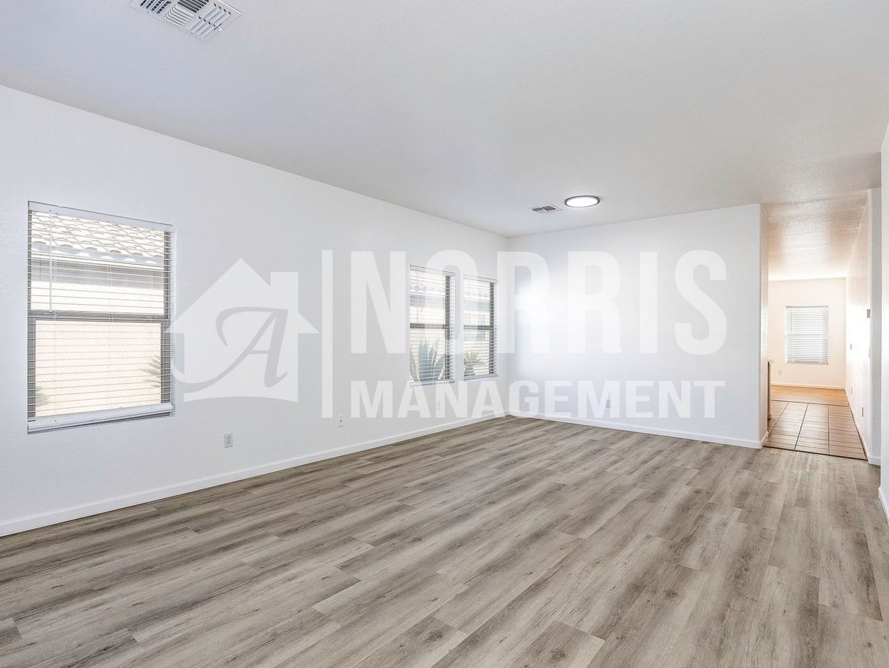 641 W Jahns Ct - Photo 7 of 36