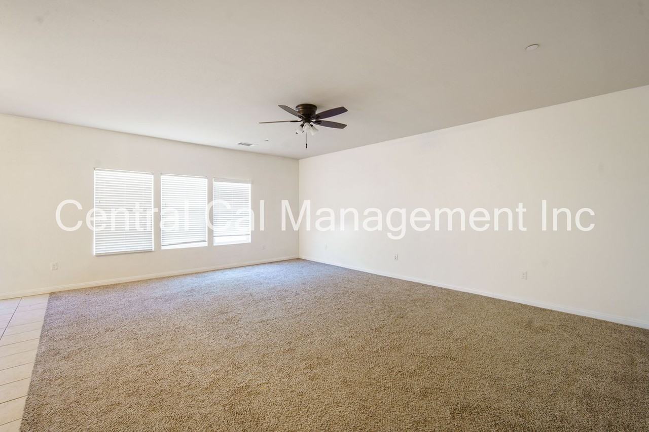5600 Beacon Ridge Ct - Photo 5 of 24