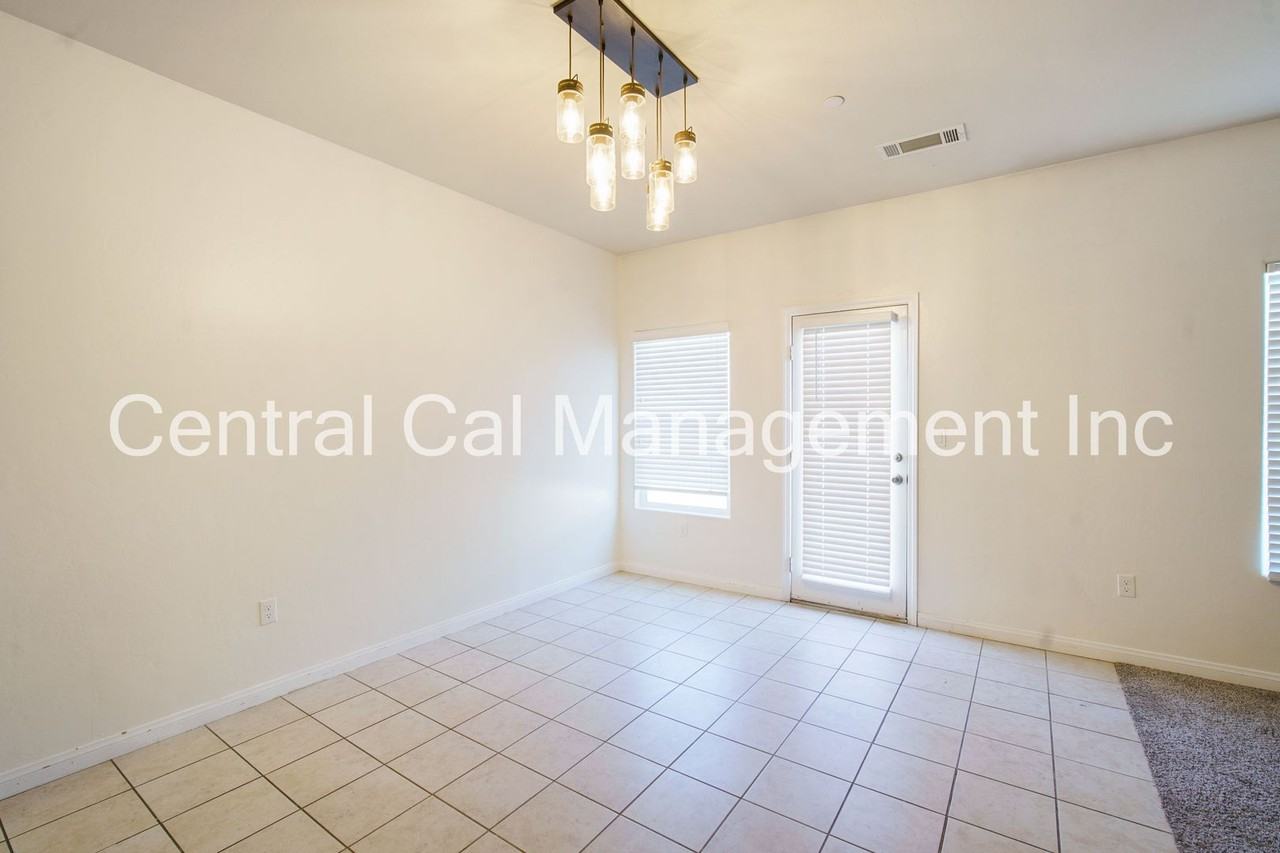 5600 Beacon Ridge Ct - Photo 6 of 24