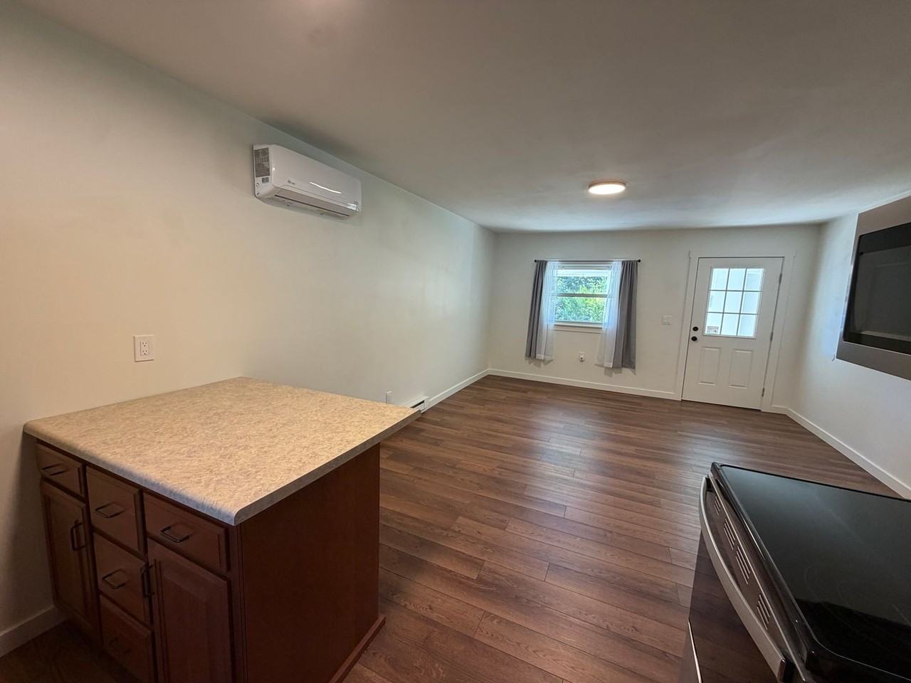 15775 Hallmark Ln - Photo 6 of 17