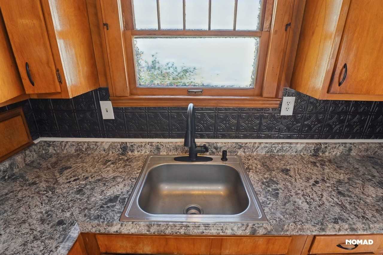 1208 Circle Dr - Photo 7 of 32